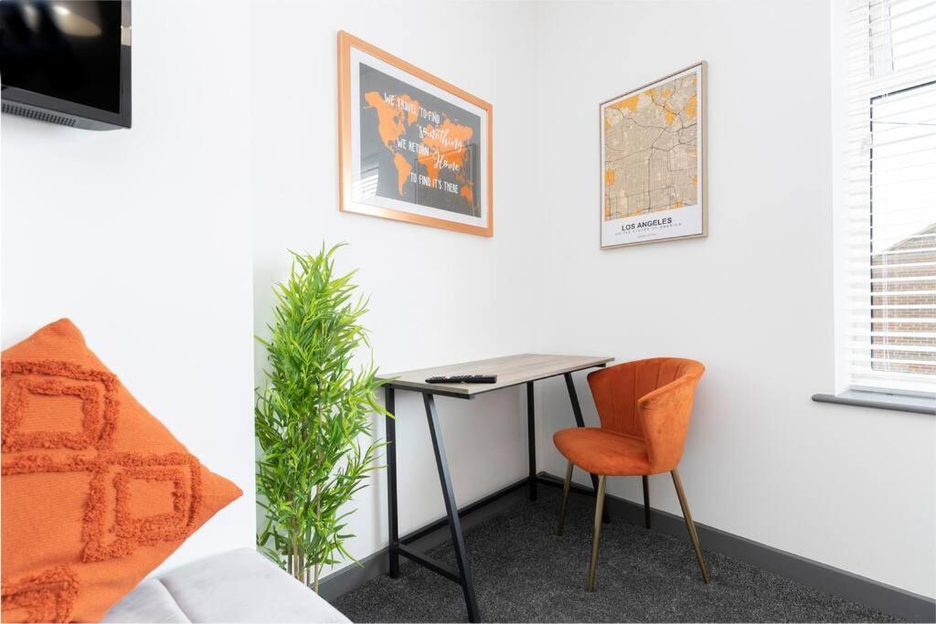 Modern Centrally Located 3 Bed Property With Tvs In Each Bedroom Super Fast Wifi And Crisp White Hotel Linen Hosted By Our Home Short Stays ดาร์ลิงตัน ภายนอก รูปภาพ