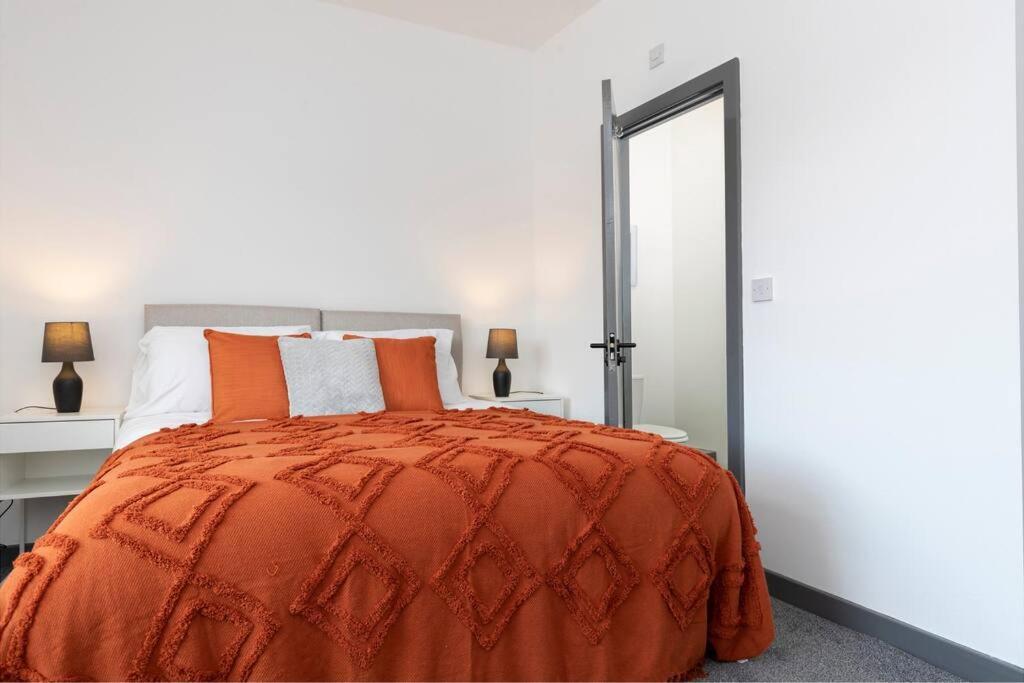 Modern Centrally Located 3 Bed Property With Tvs In Each Bedroom Super Fast Wifi And Crisp White Hotel Linen Hosted By Our Home Short Stays ดาร์ลิงตัน ภายนอก รูปภาพ